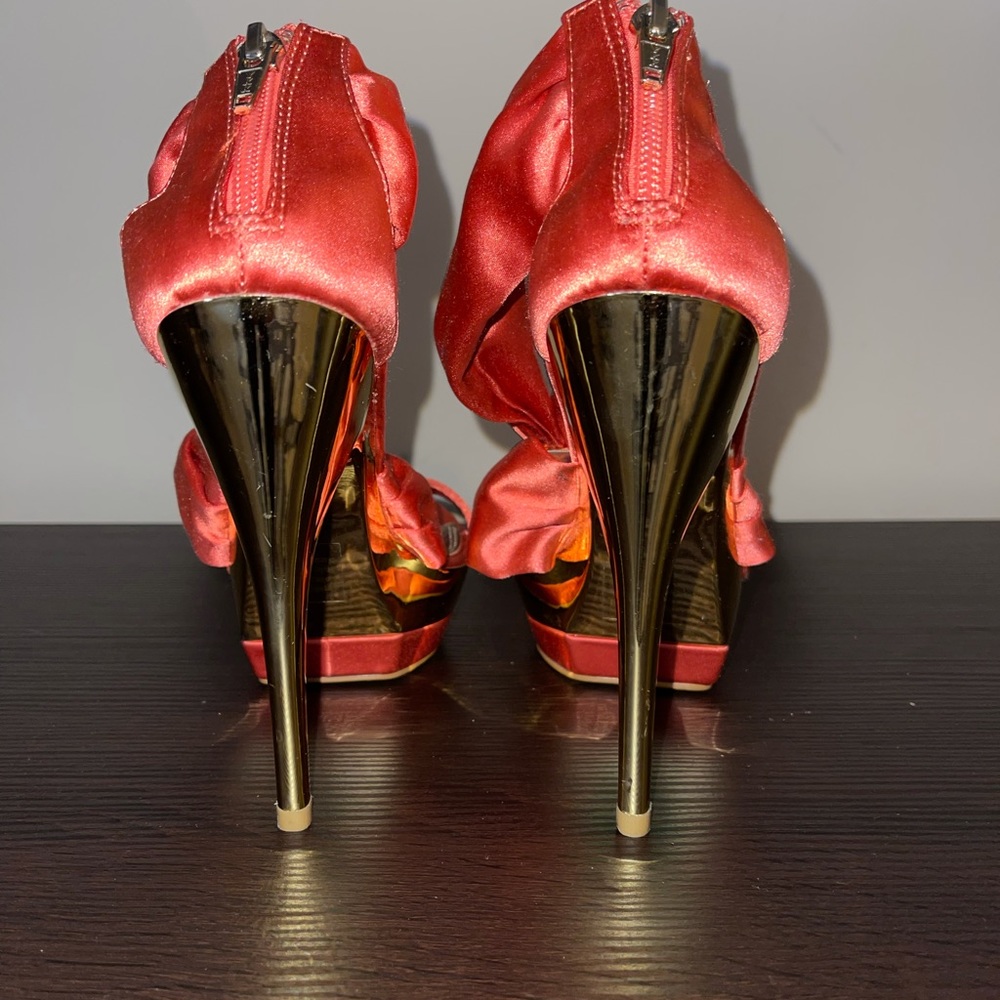 Baker’s Satin & Gold Heels Size 8M - Picture 3 of 7